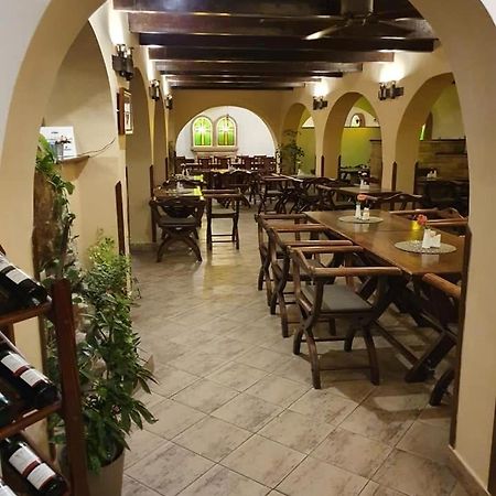 Excalibur Penzion A Restaurace Moravská Třebová Eksteriør billede