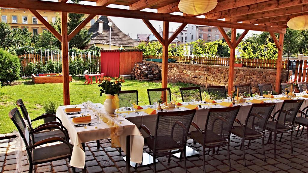 Excalibur Penzion A Restaurace Moravská Třebová Eksteriør billede