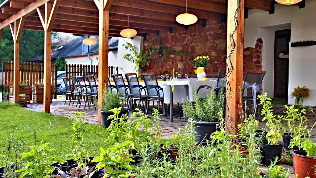 Excalibur Penzion A Restaurace Moravská Třebová Eksteriør billede