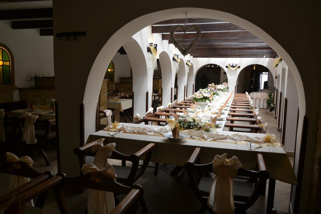 Excalibur Penzion A Restaurace Moravská Třebová Eksteriør billede