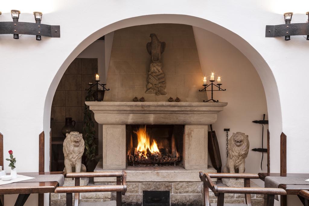 Excalibur Penzion A Restaurace Moravská Třebová Eksteriør billede