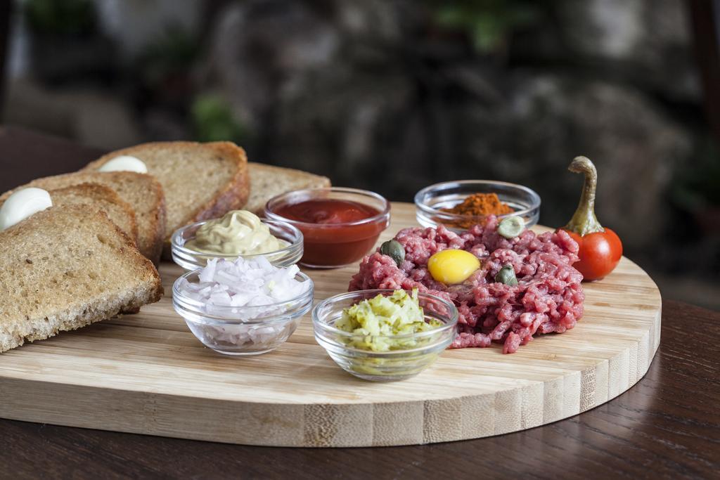 Excalibur Penzion A Restaurace Moravská Třebová Eksteriør billede