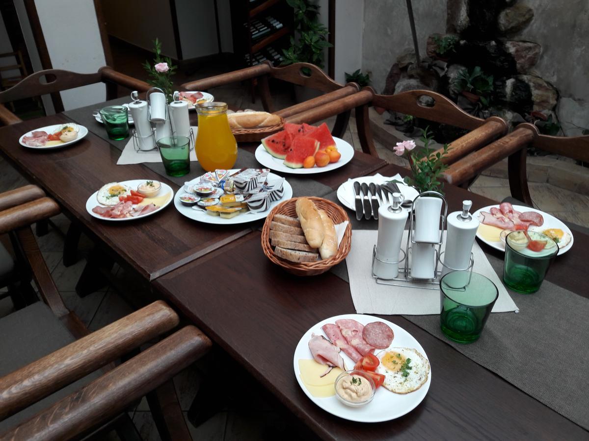 Excalibur Penzion A Restaurace Moravská Třebová Eksteriør billede